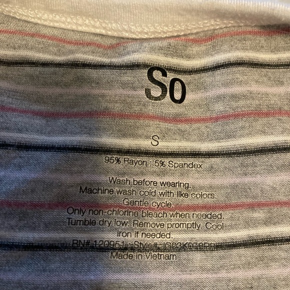 🔴Gray striped top by SO - Picture 6 of 6